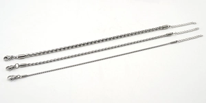 Detailed comparison of three silver stainless steel chains in different thickness levels