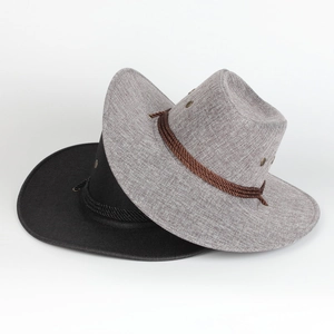Dettaglio della trama in lino e del cordino rustico sui cappelli cowboy stile vintage