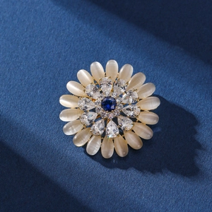 Rotating Flower Brooch Pin For Women Gold Plated Blue Stone Cat Eye Stone Rhinestone Inlaid Fashion Jewelry Suit Scarf Accessory