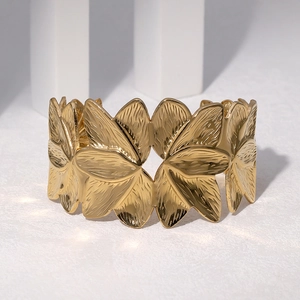 Bracelet jonc ouvert luxe en acier inoxydable doré 18K avec texture pétale florale
