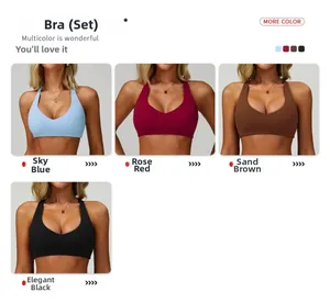 Dettaglio di reggiseni sportivi allacciati al collo in azzurro, rosa, sabbia e nero