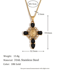 Détail du pendentif croix Marie en acier inoxydable 316L plaqué or 18 carats avec pierres noires