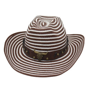 Chapeau de cowboy en paille rayé à large bord avec bandeau en cuir et tête de taureau