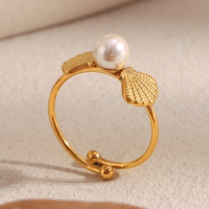 Bague ouverte vintage en acier inoxydable plaqué or 18 carats avec perle et coquille