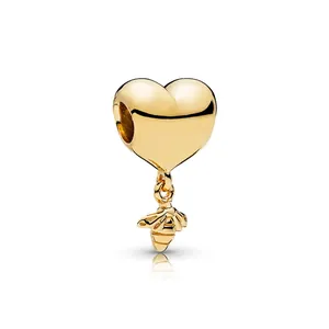 Polished gold heart charm with delicate bee pendant for DIY bracelet and jewelry making