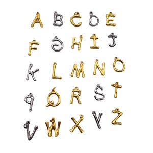 26 ciondoli con lettere vintage placcati 18K oro e argento per collane e bracciali