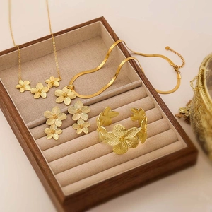 Vintage Western Style Copper Gold Flower Jewelry Set For Women Fashion Petal Rhinestone Necklace Earrings Bracelet Open Ring