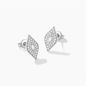 Detailed close-up of 925 sterling silver heart earrings with marquise diamond inlay