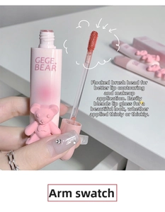 Detail of soft flocked applicator and velvet matte pink lip mud with cute 3D bear cap