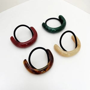 Lot d'élastiques à cheveux en résine en U avec motifs marbrés noir, vert et ambre