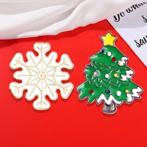 Cartoon Christmas Tree Snowflake Enamel Brooch For Women Men Cute Holiday Badge Pins Alloy Rhinestone Festive Clothing Jewelry Gift