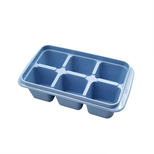 Blue 6-grid ice cube tray with lid for home use, made of smooth plastic or silicone