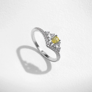 S925 sterling silver crown ring featuring a yellow pear-cut stone and sparkling diamonds