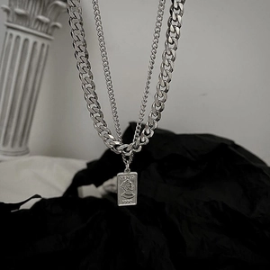 Men's vintage double-layered titanium steel necklace with Cuban chain and Venus pendant
