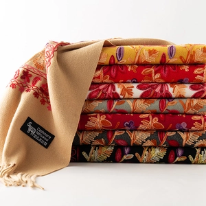 Écharpe En Cachemire Brodée Pour Femmes Style Ethnique Automne Et Hiver Châle Chaud En Cachemire Brodé Pour Mère D'âge Moyen