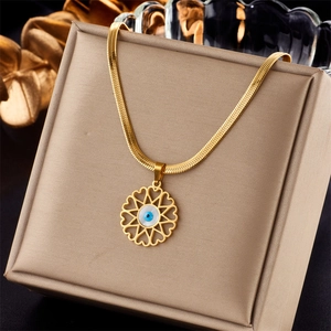 Retro Gold Titanium Steel Evil Eye Pendant Necklace For Women Minimalist Hollow Heart Round Snake Chain Jewelry Accessory
