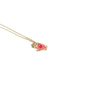 Collier vintage doré avec pendentif paume évidé, cœur rouge et détails en émail
