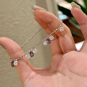 Bracelet perlé en argent 925 avec zircons blancs et pierres violettes en goutte