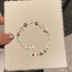 Elegant square zircon prong-set bracelet in silver finish with sparkling crystal chain