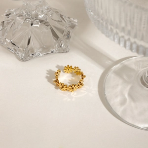 Bague ouverte fleurs de marguerite en acier inoxydable plaqué or 18 carats au fini poli