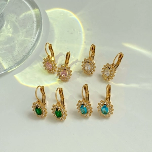 Boucles d'oreilles tournesol en acier doré serties de zircons colorés brillants
