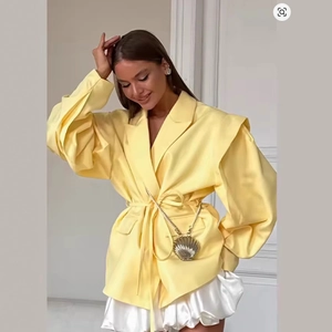 Veste blazer jaune oversize pour femme avec ceinture nouée et col à revers