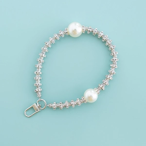 Cadena plateada con diamantes de imitación y perlas blancas para móvil o bolso