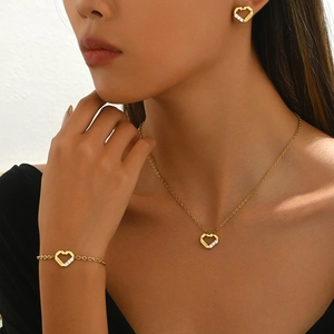 Set di Gioielli a Cuore in Acciaio Inossidabile per Donna Incisione LOVE Strass Intarsiato Oro Argento Collana Bracciale Orecchini