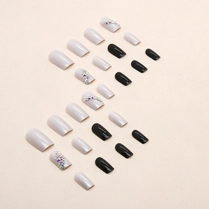 Faux ongles carrés noir et gris avec strass en vagues lot de 24 pièces