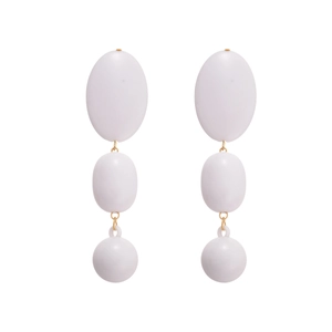 Boucles d'oreilles pendantes géométriques en acrylique blanc avec raccords dorés