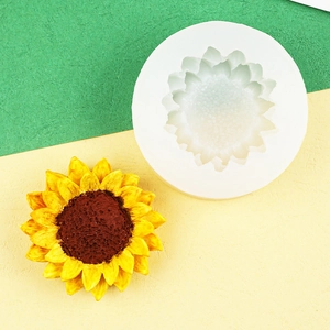 Detailed silicone mold and yellow sunflower candle showing texture and depth for DIY crafts