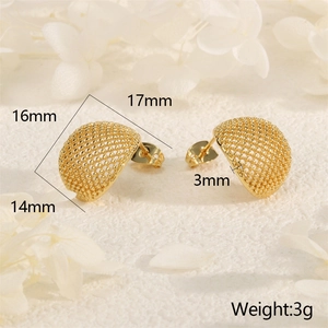 Detailed dimensions of 18K gold plated mesh lattice hollow semi-circle stud earrings