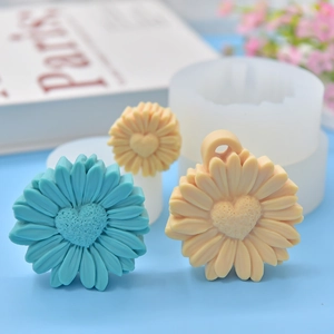 Daisy daisy and heart shaped silicone mold for DIY car aromatherapy plaster ornaments
