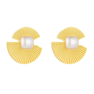 Golden fan-shaped stainless steel stud earrings with elegant white pearl center
