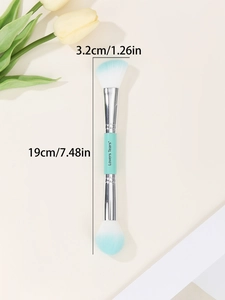 Dual-ended mint green makeup brush with size dimensions 19cm in length and 3.2cm width
