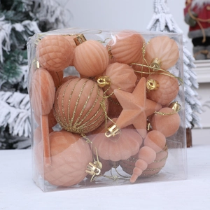 Weihnachtsbaumschmuck Set mit beflockten und matten rosa Kugeln in verschiedenen Formen