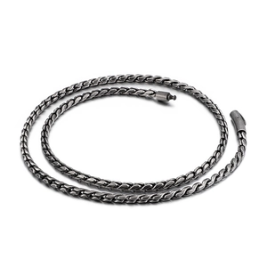 Men's retro silver black braided chain necklace with cylindrical clasp in vintage style