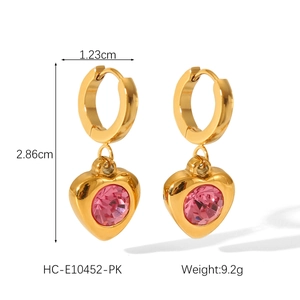 Detailed view of 18K gold-plated heart earrings with pink zircon and dimensions