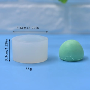 Detailed view of the silicone cake mold dimensions 5.6cm diameter and 3.3cm height