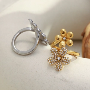 Bagues à fleurs en acier inoxydable plaqué or 18 carats et cristaux de zircon