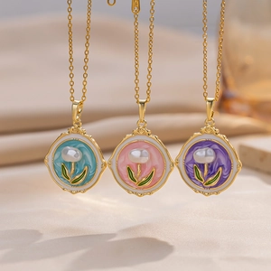 Vintage Enamel Flower Pendant Necklace Copper Gold Plated With Faux Artificial Pearl Elegant Aesthetic Jewelry For Women