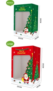 Detailvergleich roter und grüner Weihnachts-Geschenktüten mit Fenster in zwei verschiedenen Größen