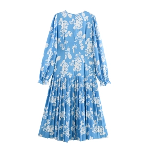 Elegantes blaues Blumenkleid mit Faltenrock und asymmetrischem Rundhals für Damen