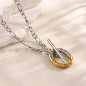 Collier En Acier Inoxydable Plqué Or Bicolore Avec Fermoir À Bascule Pendentif Anneau Torsadé Géométrique Bijoux De Mode