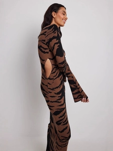 Robe En Maille Imprimé Tigre Manches Longues Taille Évidée Dos Nu Moulante Maxi Robe Femmes Décontracté Chic