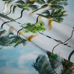 Detail des tropischen Palmen-Wandteppichs mit realistischer Canvas-Textur und Druck