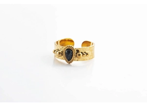 Close-up of 18K gold plated hammered ring featuring a teardrop black agate stone inlay