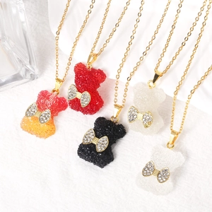 Collana Con Pendente Orso Di Zucchero Rame Placcato Oro Con Fiocco In Zircone Acrilico Gioielli Di Moda Per Donne