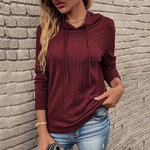 Felpa con cappuccio da donna color bordeaux con lavorazione a maglia a trecce
