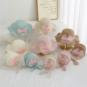 Kids woven straw sun hat and matching round bag set with pink mesh bows and pearls